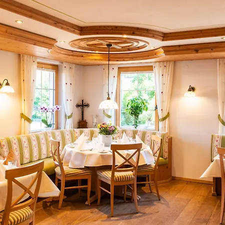 & Restaurant Belchenblick Münstertal