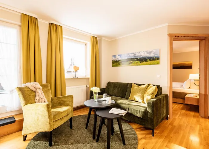 & Restaurant Belchenblick Hotel *