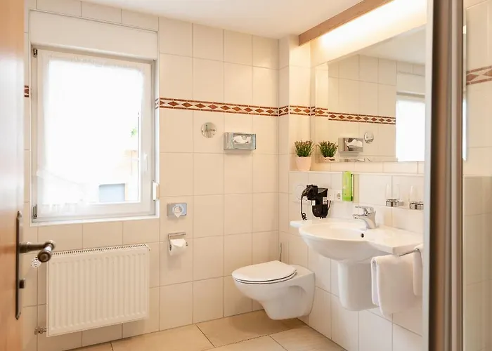 & Restaurant Belchenblick *